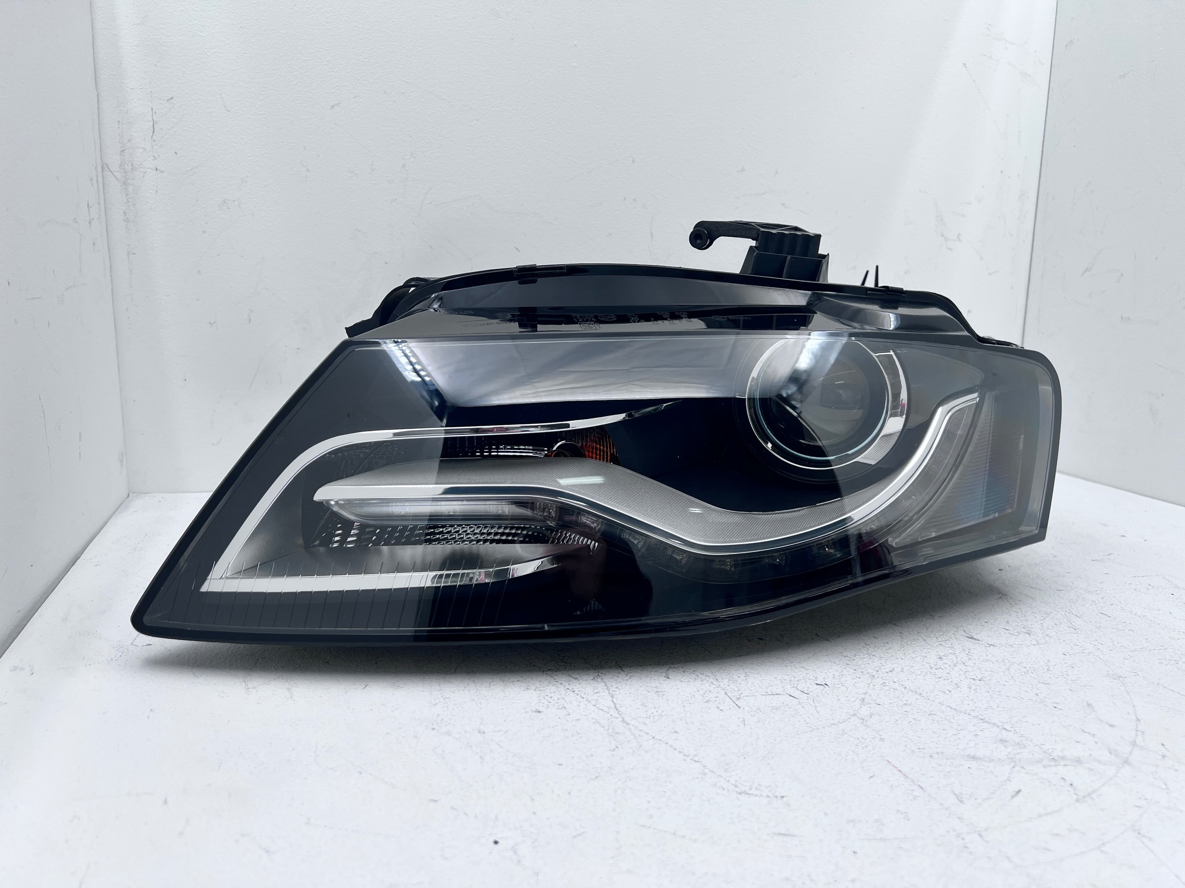 Audi A4 2009 - 2012 Faro Izquierdo Usado Generico galería