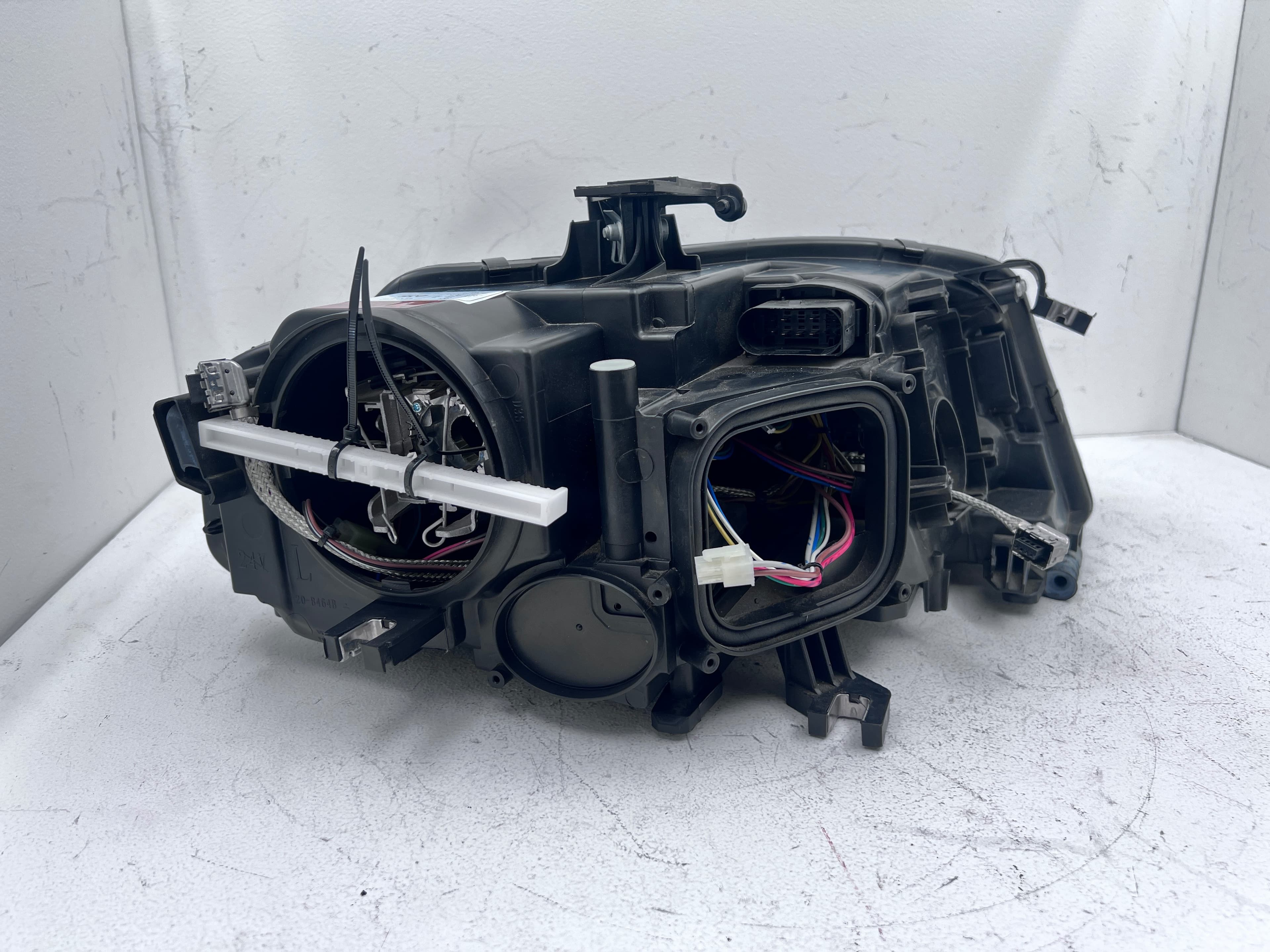 Audi A4 2009 - 2012 Faro Izquierdo Usado Generico galería