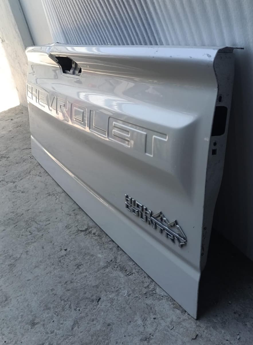 Tapa Cajuela Silverado 2019 2020 2021 2022 2023 2024 galería