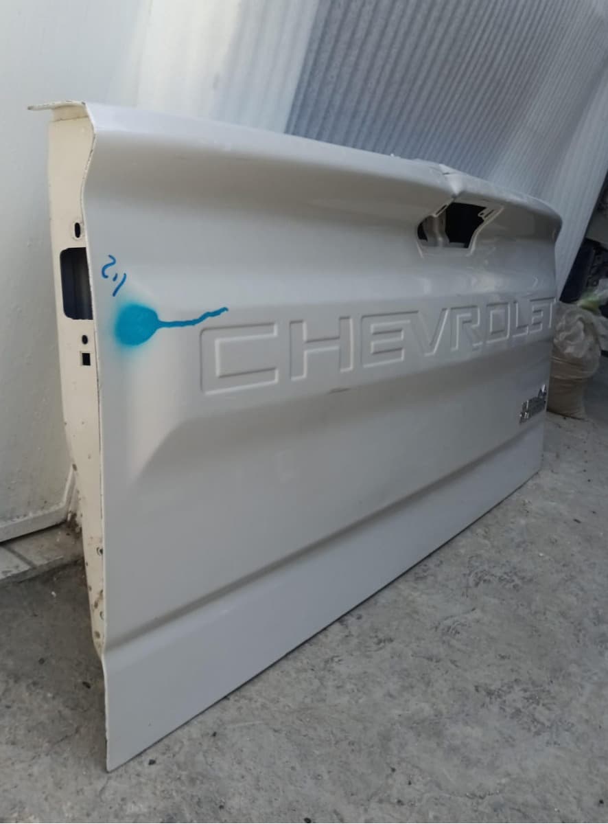Tapa Cajuela Silverado 2019 2020 2021 2022 2023 2024 galería