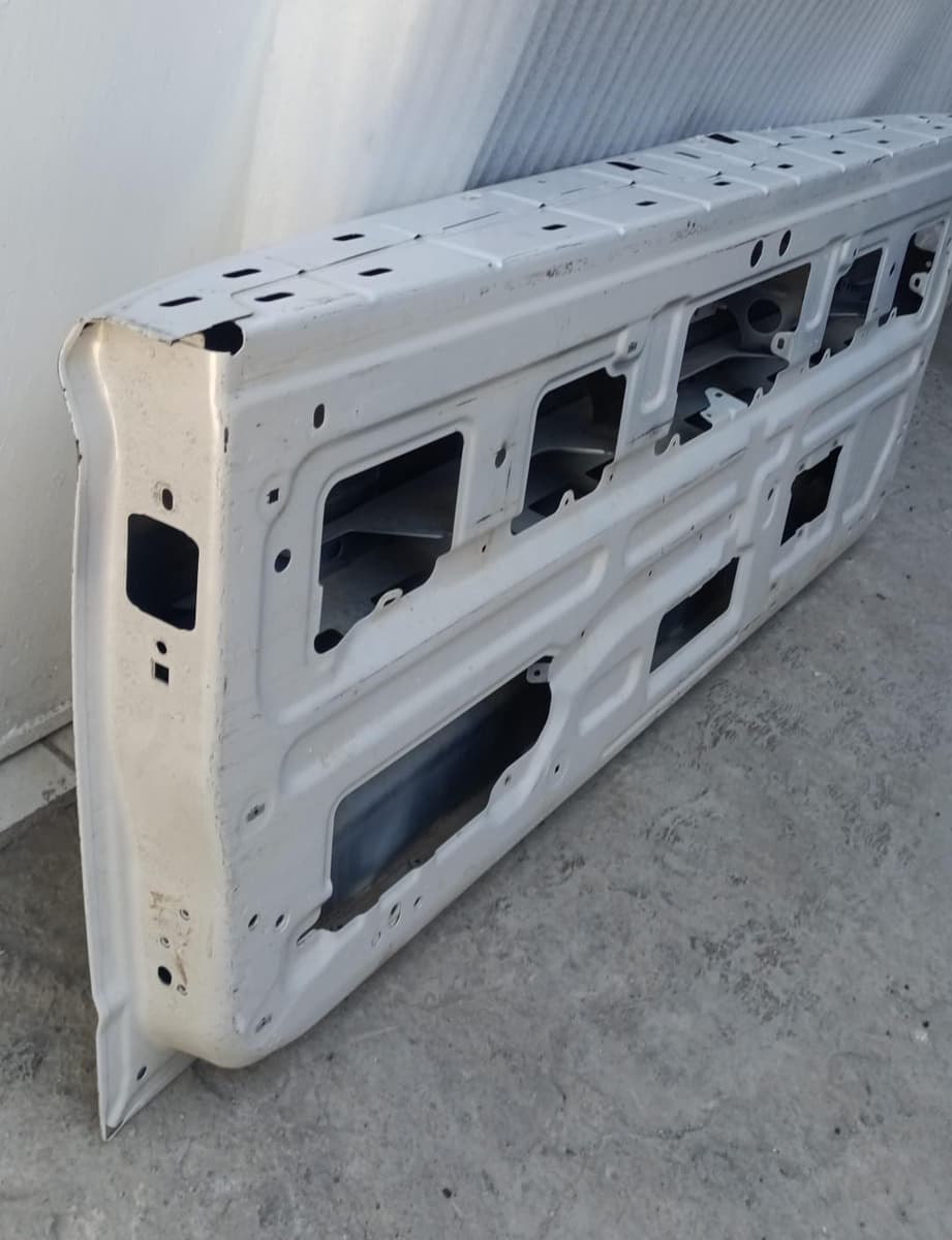 Tapa Cajuela Silverado 2019 2020 2021 2022 2023 2024 galería