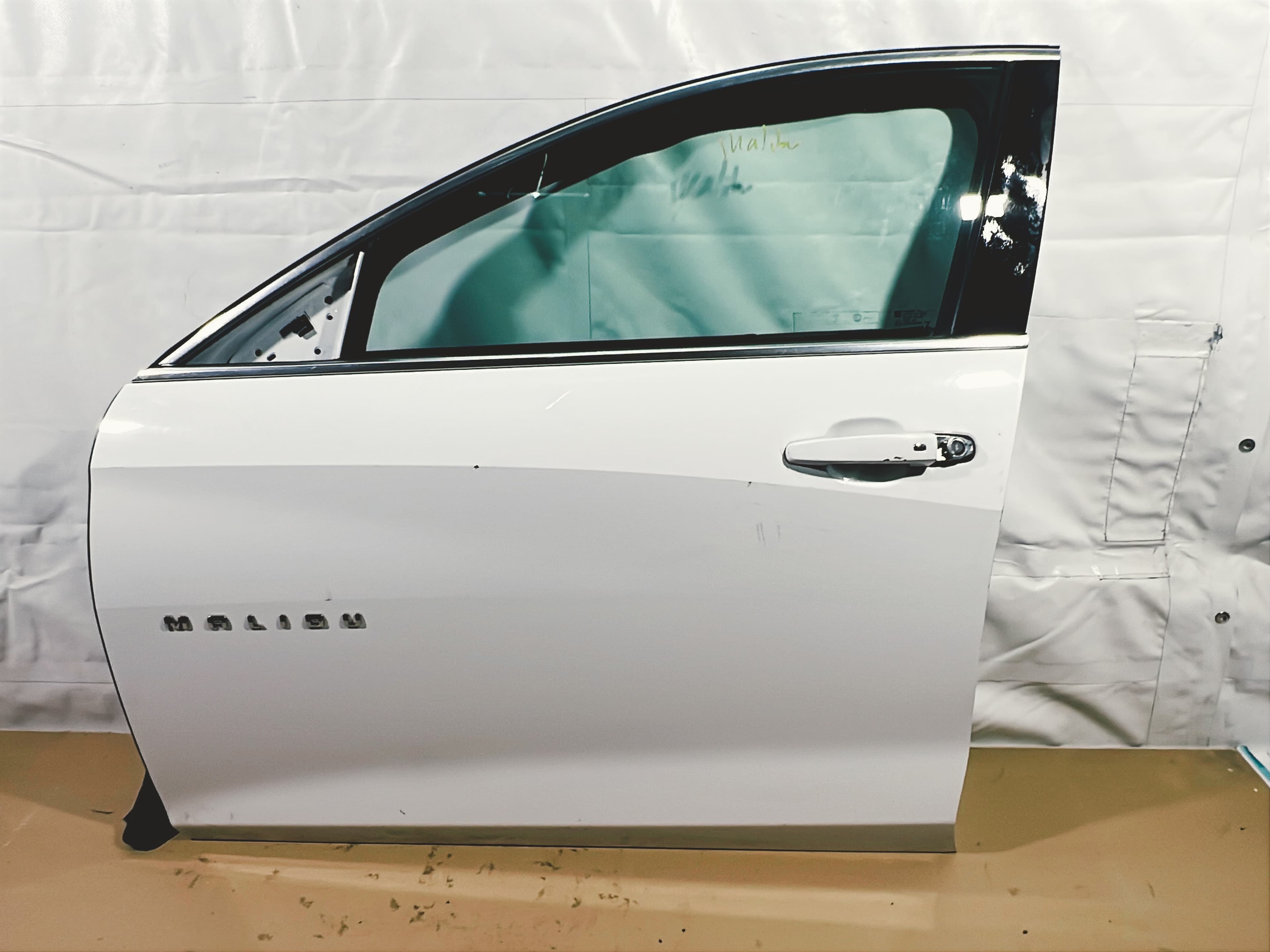 Chevrolet Malibu 2016 - 2022 Puerta Delantera Izquierdo Usado Original galería