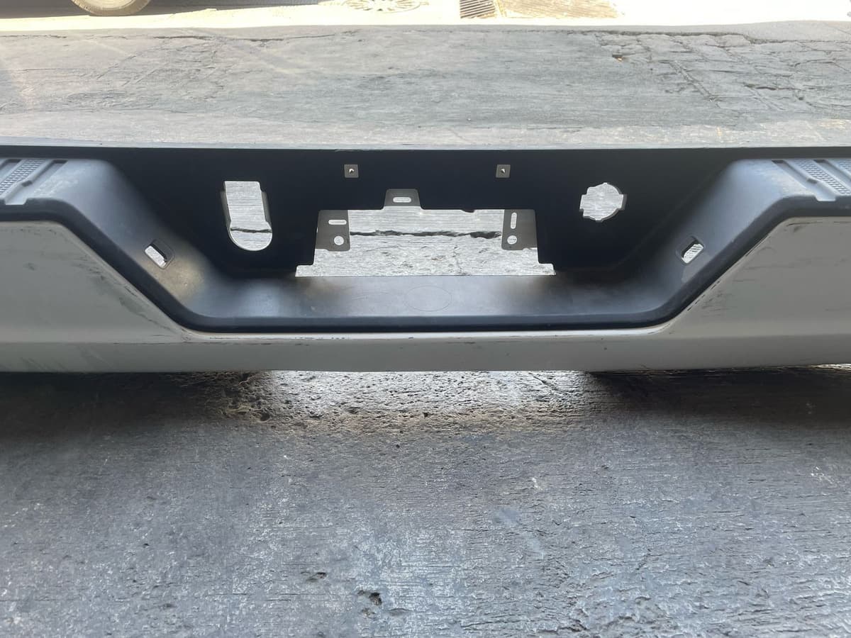 Defensa Trasera Silverado 2019 2020 2021 galería