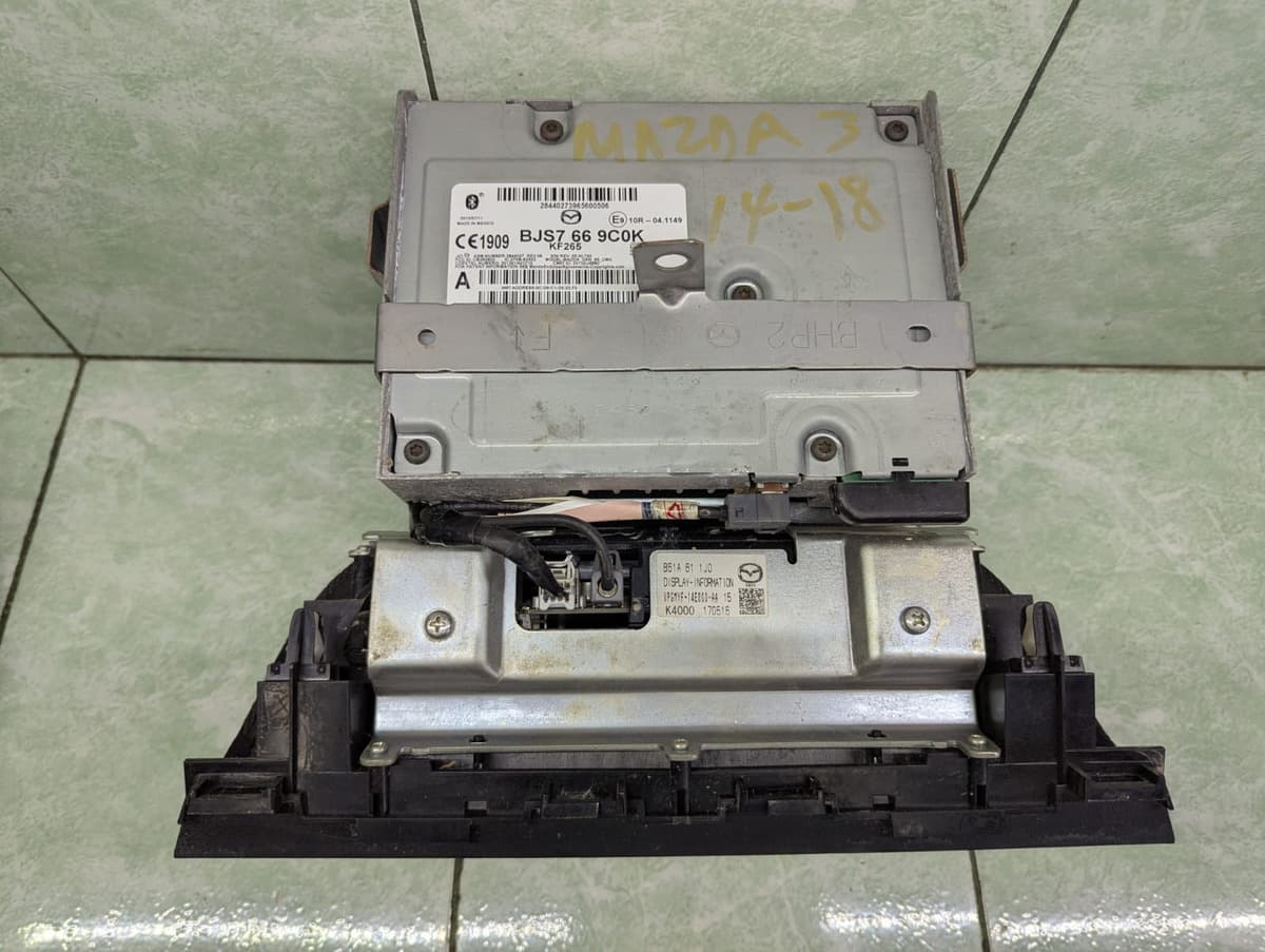 Mazda 3 2014-2018 Estereo Pantalla Detalle galería
