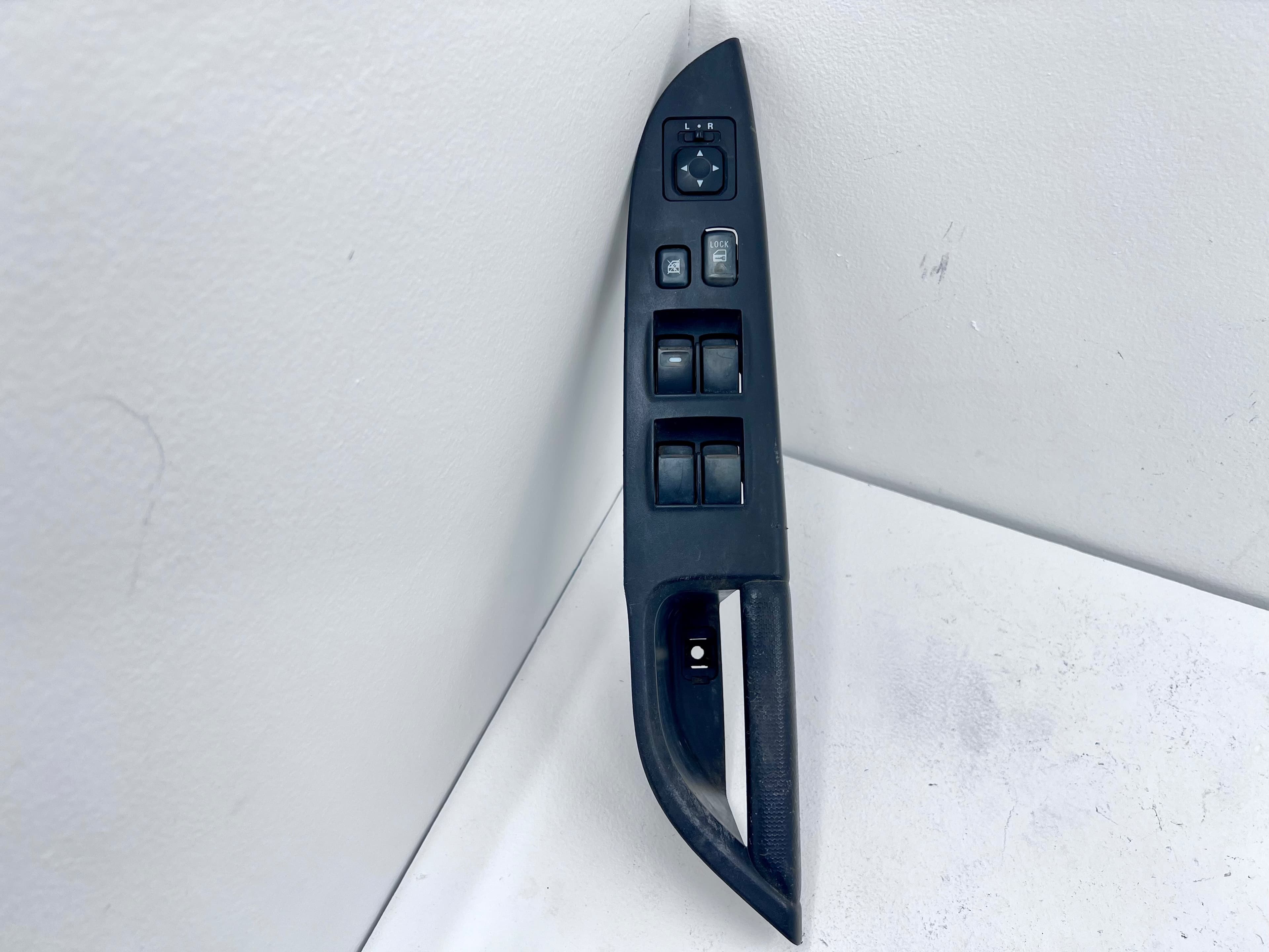 Mitsubishi Asx 2013 - 2015 Control de puerta Delantera Izquierdo Usado ...