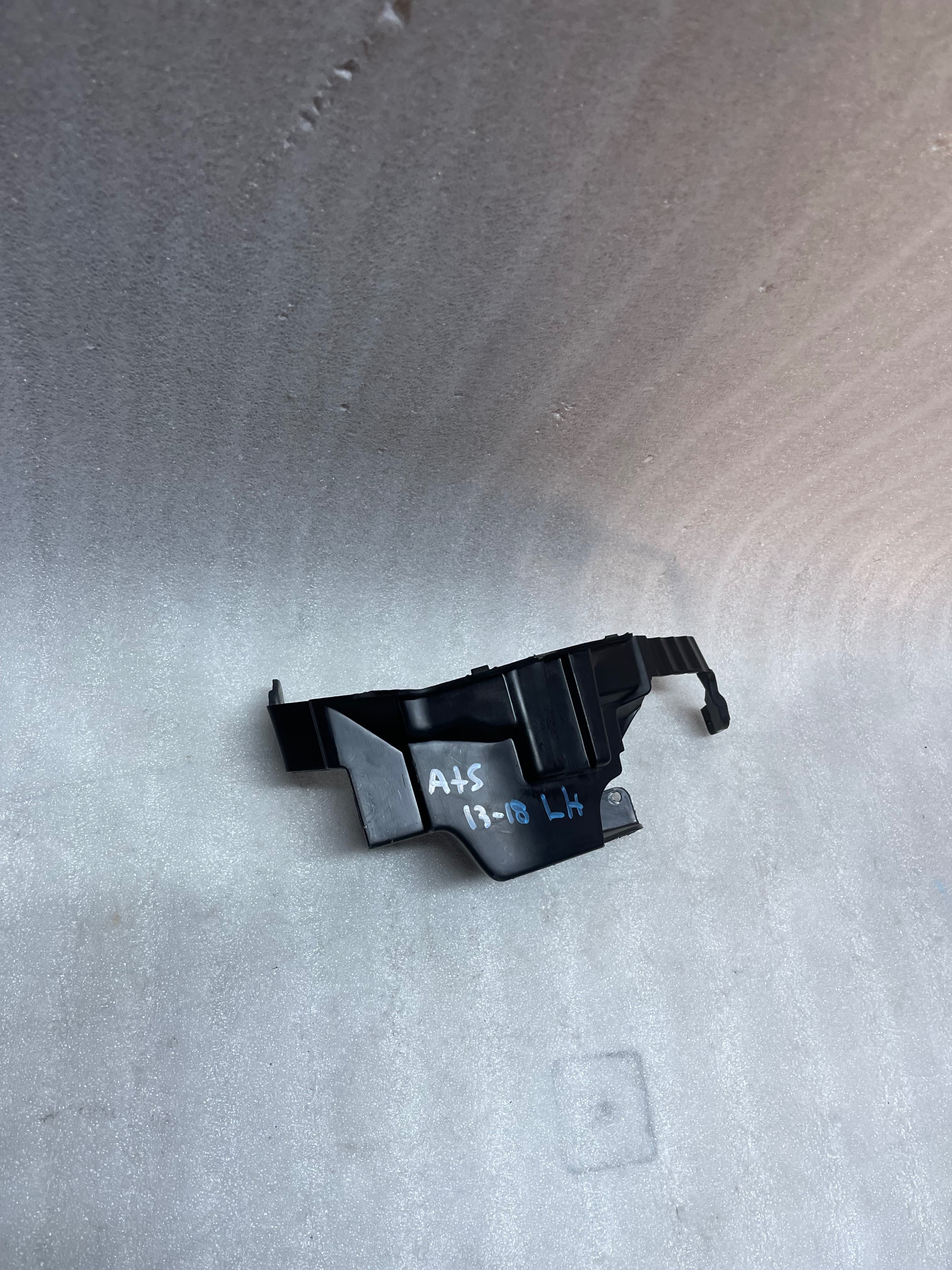 Cadillac Ats 2013 - 2018 Guia Izquierdo Usado Original