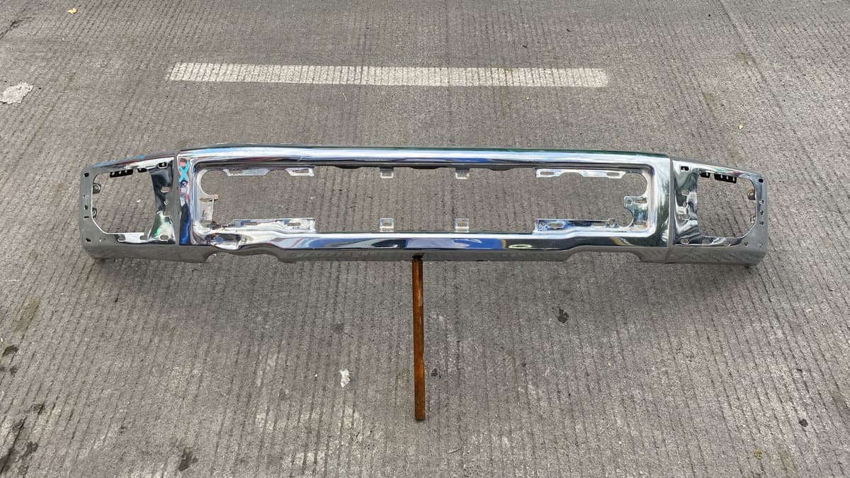 Defensa Delantera Lobo Lariat 2015 2016 2017 Plateado