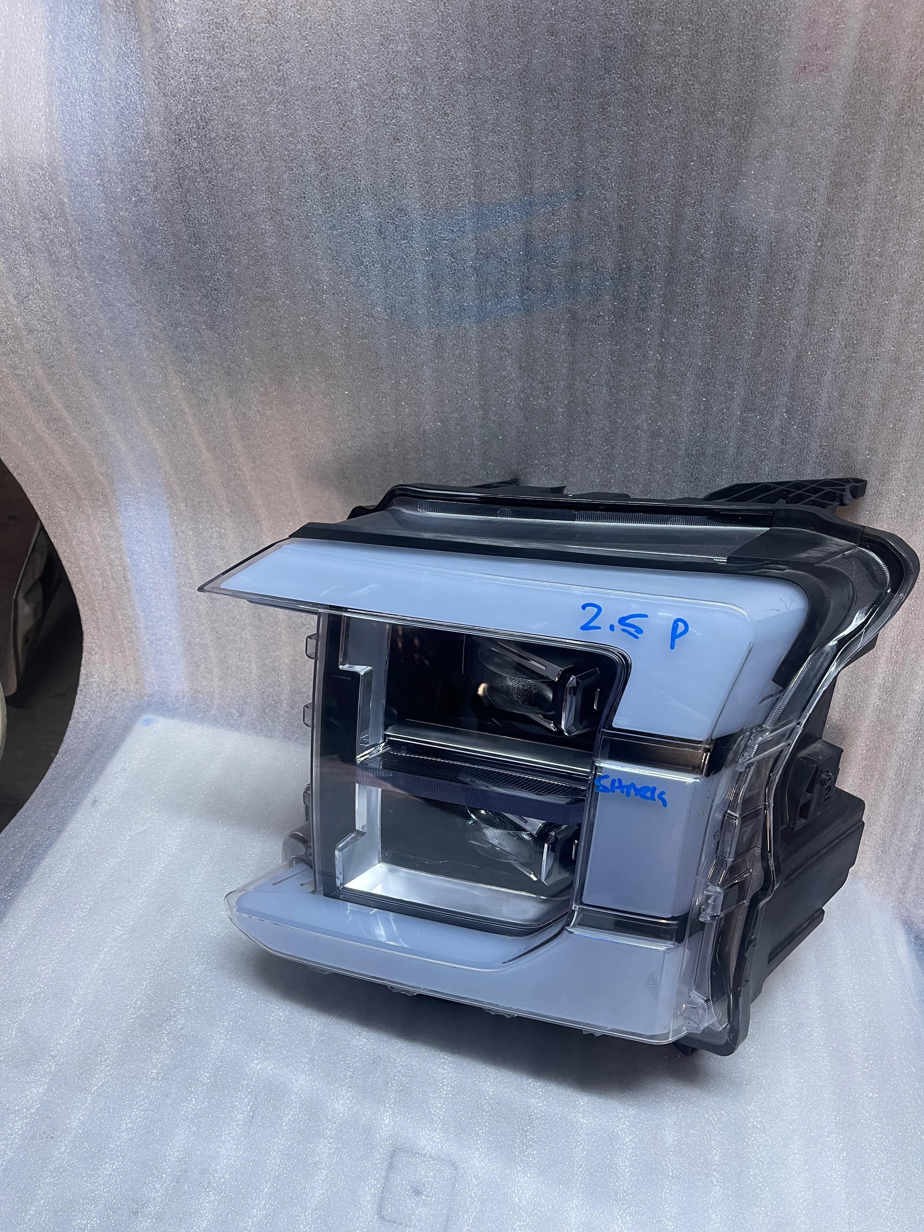 BYD SHARK 2024 - 2025 Faro Izquierdo Usado Original