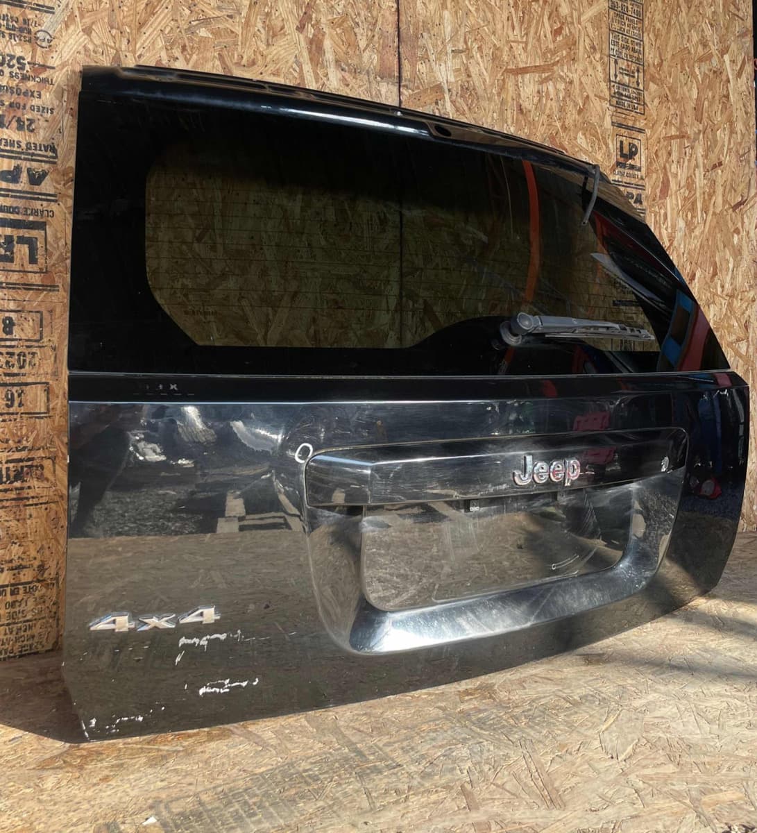 Cajuela Jeep Compass 2007-2017 galería