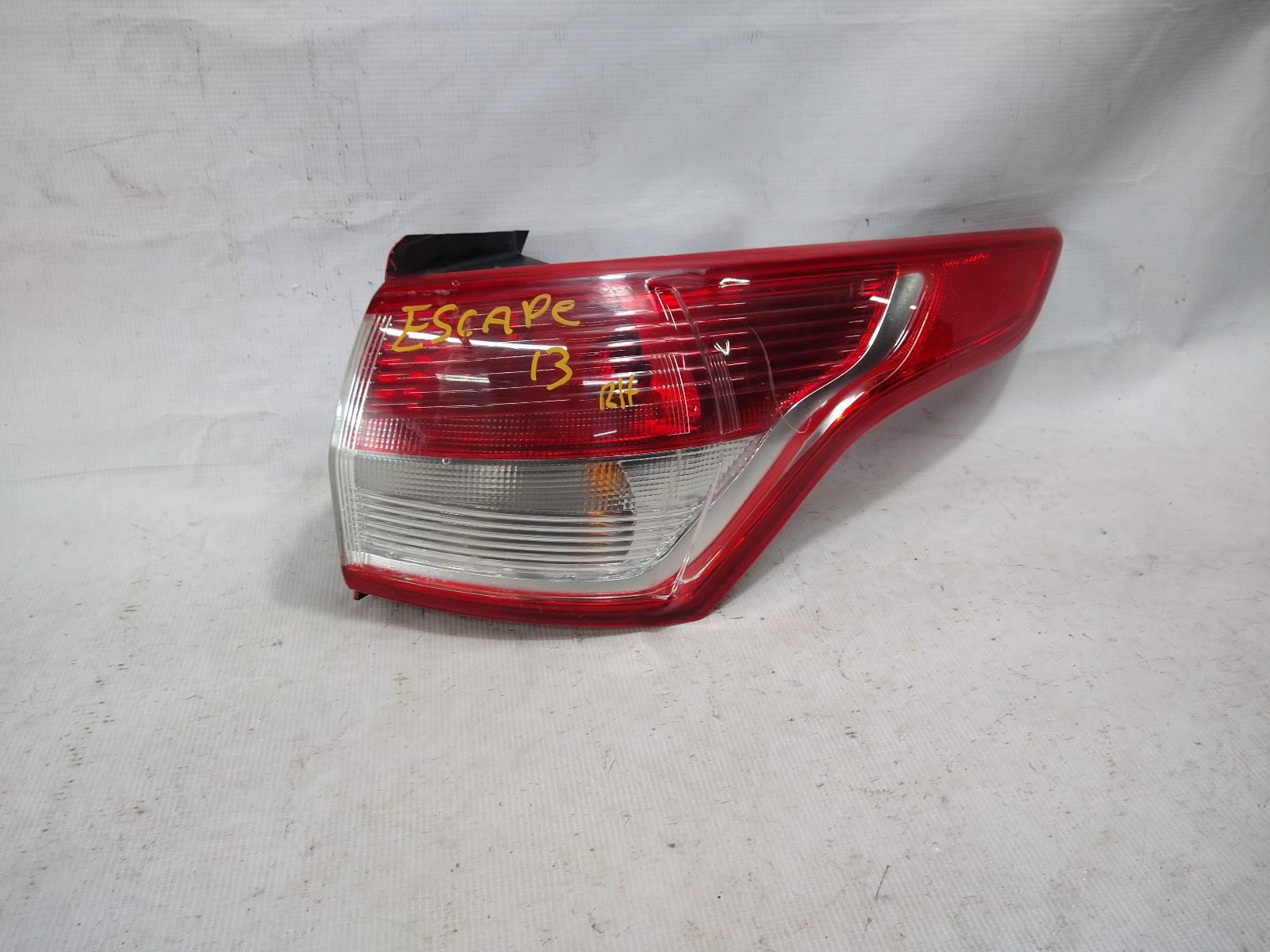 Ford Escape 2013 - 2016 Cabecera Trasera Derecho Usado Original, foto 1